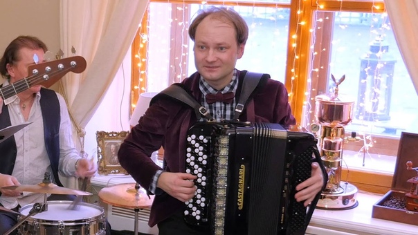 Сергей Петров и его трио в Кофейном