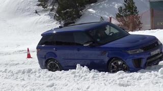 #landroverexperience in #Andorra  #Grandvalira.  Teaching to drive on snow.