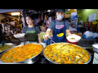 Michelin Guide Street Food Tour!! $ THAI CURRY NOODLES in Chiang Mai, Thailand!