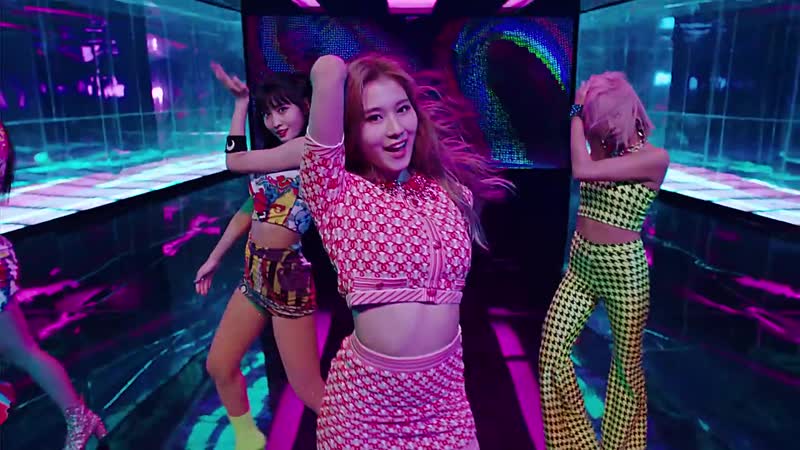 TWICE Fancy,