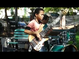 August Rush на басу