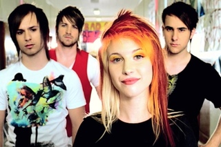 Paramore: Misery Business OFFICIAL VIDEO