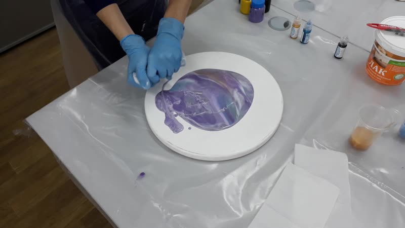 Табуретка с эпоксидной смолой