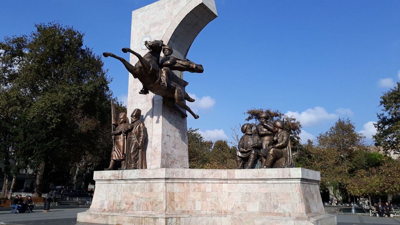 Мехмед Завоеватель, памятник в Стамбуле