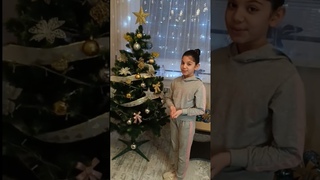 Наряжаю ёлку🌲