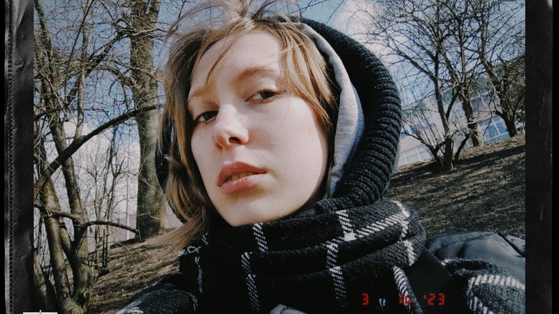 pov: мы в парке у озера, вы лежите у меня на коленочках и я
