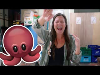 EATING WIGGLING OCTOPUS! | Seoul Fish Market