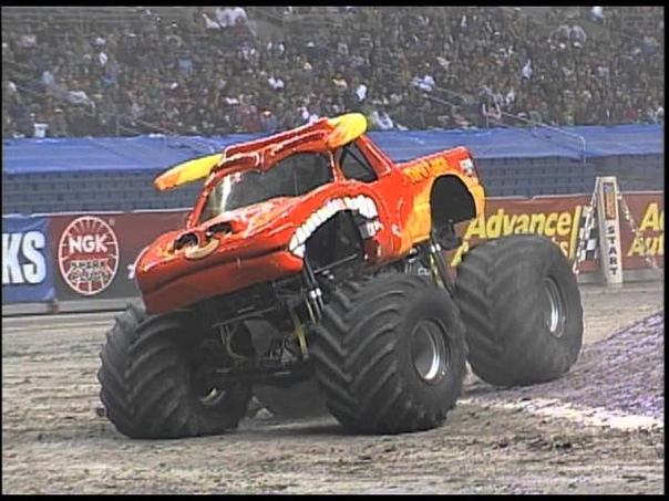 Monster Jam El Toro Loco Monster Truck Freestyle