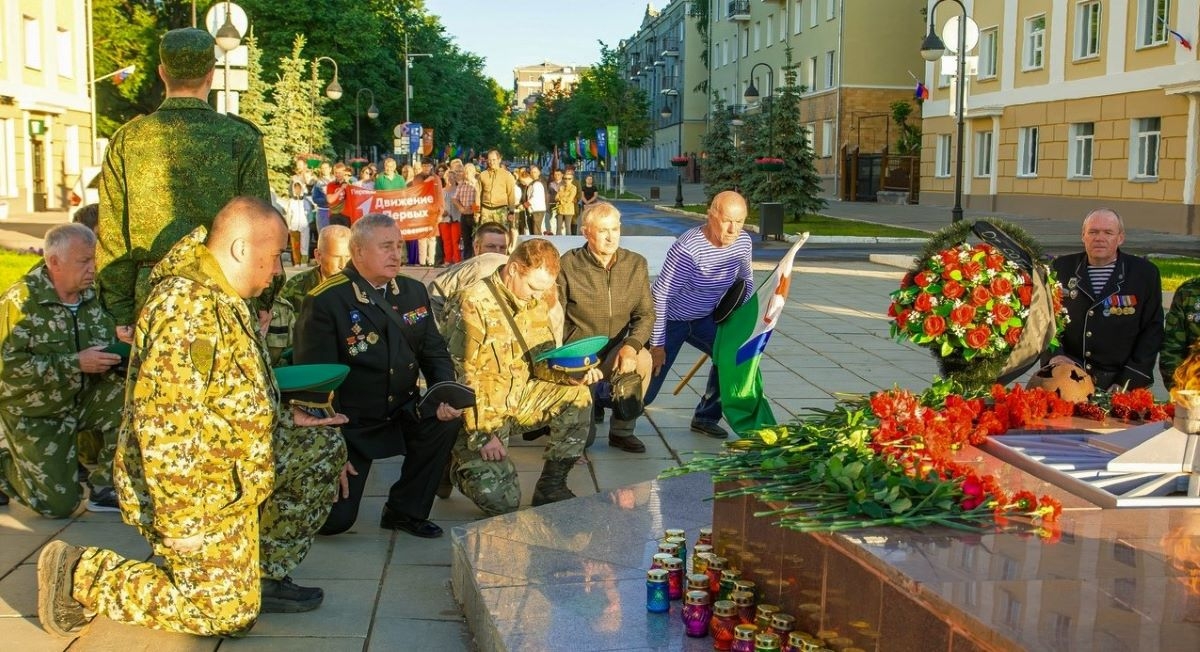 У Вечного огня в Кирове.