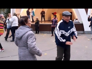 ТАК УСТРОЕНЫ МУЖЧИНЫ, ЛЮБЯТ ЖЕНЩИН БЕЗ ПРИЧИНЫ!💃🕺👍/ТАНЦЫ В ПАРКЕ ГОРЬКОГО ХАРЬКОВ ОКТЯБРЬ 2021