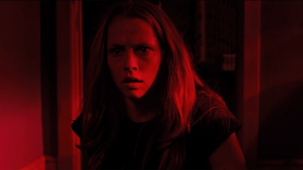 Lights Out Official Trailer 2