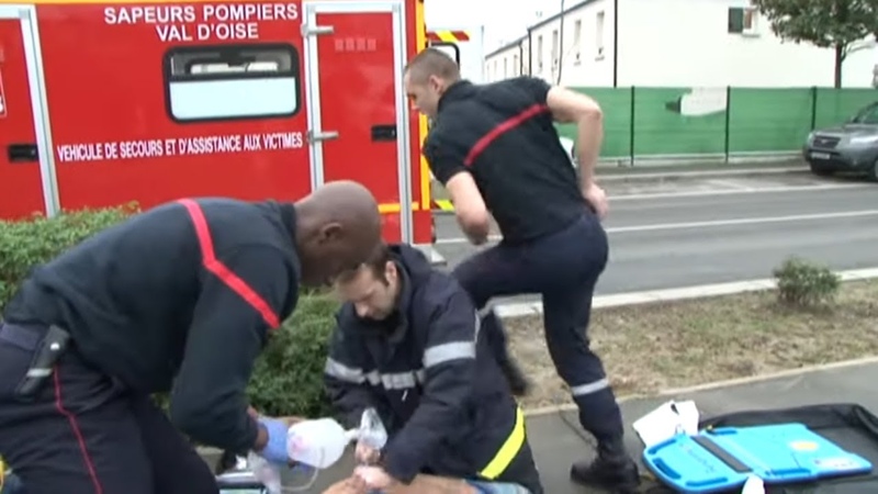 Un moniteur dauto école a fait un arrêt cardiaque en plein